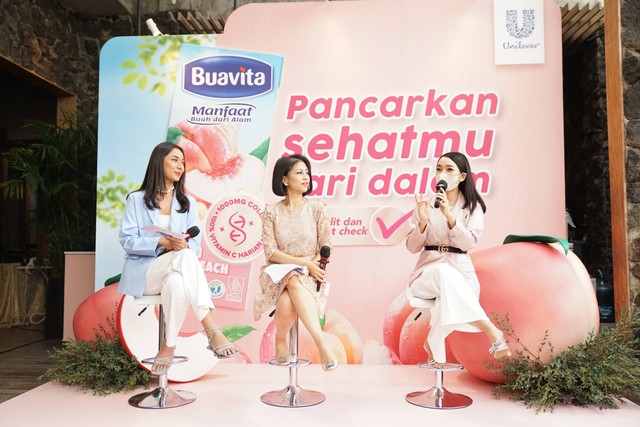 Acara peluncuran jus buah Buavita Korean White Peach di restoran Bunga Rampai, Jakarta (10/3/2023). Foto: Buavita