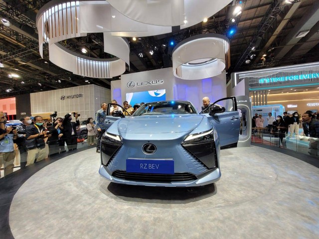 Debut Indonesia all new Lexus RZ. Foto: Rizki Fajar Novanto/kumparan