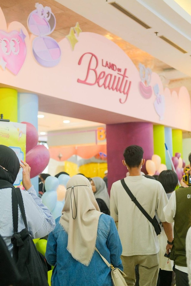 Antrean pengunjung Land of Beauty di Plaza Ambarrukmo Yogyakarta. Foto: istimewa