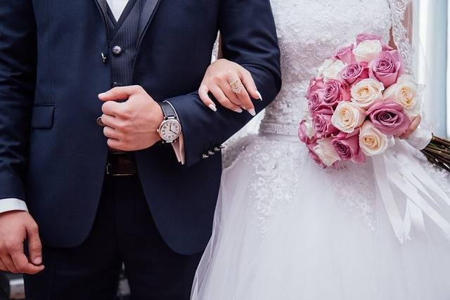 Ilustrasi Ucapan Happy Wedding Simple, Foto: Pixabay/StockSnap