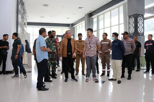 Gubernur Sutarmidji mengunjungi PLBN Entikong. Foto: Dok. Adpim Pemprov Kalbar