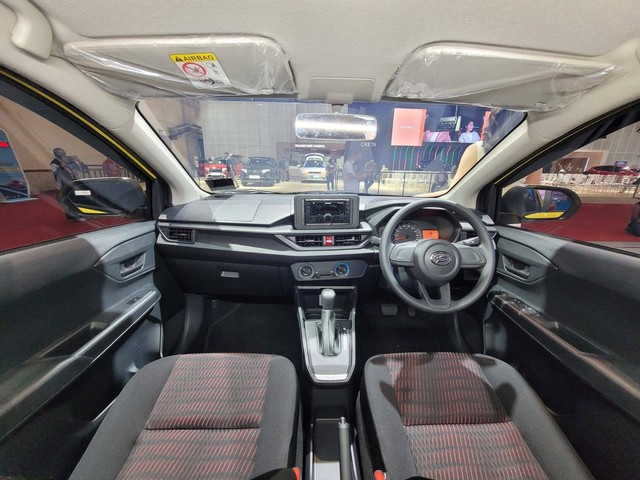 Interior All New Daihatsu Ayla tipe X 1.0 L Foto: Rizki Fajar Novanto/kumparan