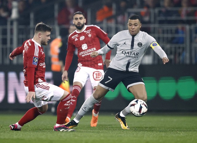Duel Brest vs PSG di Liga Prancis. Foto: Stephane Mahe/REUTERS