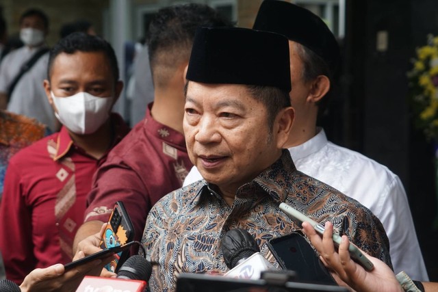 Kepala Bappenas Suharso Monoarfa di kediaman KSP Moeldoko, Jakarta, Minggu (12/3).
Foto: Iqbal Firdaus/kumparan