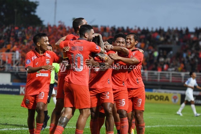 Borneo FC vs PSIS Semarang dalam laga pekan ke-30 Liga 1 2022/23 di Stadion Segiri, Samarinda, pada Minggu (12/3/2023). Foto: ligaindonesiabaru.com