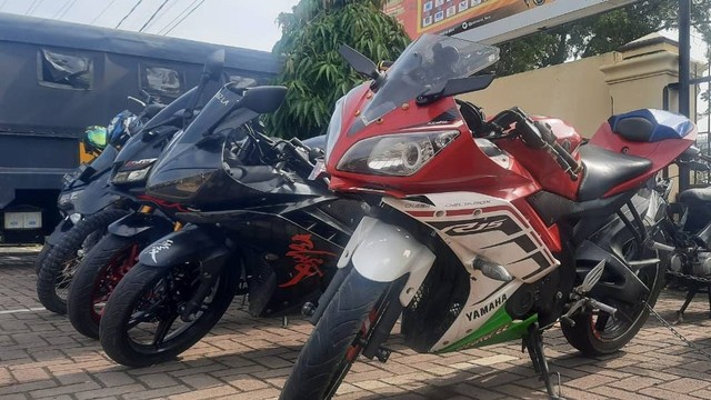 Polresta Banda Aceh mengamankan sejumlah sepeda motor yang diduga terlibat dalam aksi balapan liar. Foto: Dok. Istimewa