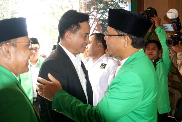 Ketua Umum PBB Yusril Ihza Mahendra di Kantor DPP PPP, Jakarta, Senin (13/3/2023). Foto: Iqbal Firdaus/kumparan