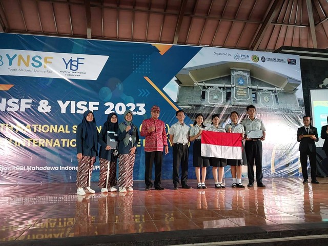 tim peneliti SMA Muhammadiyah Bantul dalam ajang YISF 2023 (Foto: Istimewa)