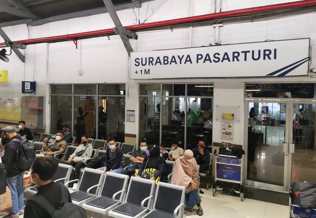 Stasiun Pasar Turi Surabaya. Foto: Masruroh/Basra