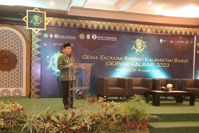 Wagub Kalbar, Ria Norsan saat memberikan sambutan di Opening Ceremony Gebyar Kalimantan Barat 2023. Foto: Dok. Adpim Pemprov Kalbar
