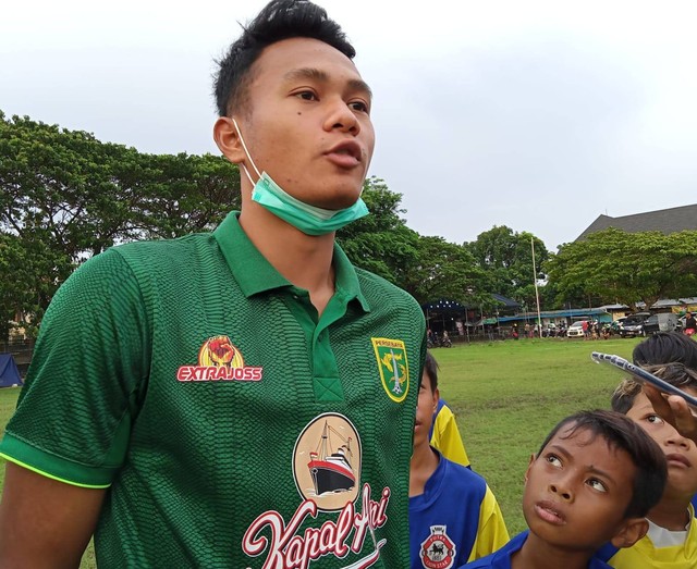 Koko Ari, salah satu pemain Persebaya yang dikabarkan akan hengkang ke klub lain. Foto: Masruroh/Basra