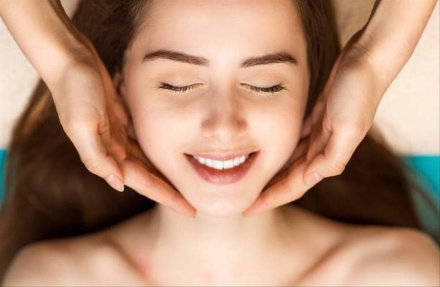 Senam Wajah agar Tirus. Foto: iStockphoto