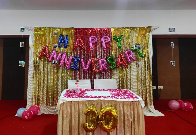 ilustrasi 20 Ucapan Happy Wedding Anniversary. Unsplash/Jacob Antony.
