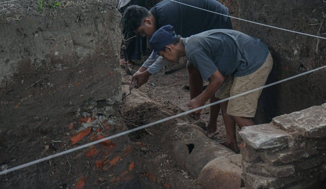 Proses ekskavasi Situs Keraton Pleret oleh DInas Kebudayaan DIY. Foto: Humas Pemda DIY
