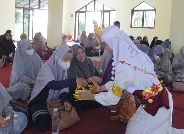 Bertemunya santri dan wali asuh