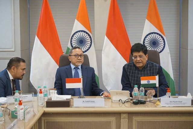 Menteri Perdagangan Zulkifli Hasan kembali bertemu  Menteri Perdagangan dan Industri India Piyush Goyal di New Delhi, India, pada Selasa (14/3/2023). Foto: Kemendag RI