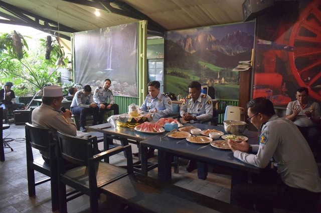Lapas Kelas I Malang Tasyakuran Mesin Pencacah Kain Giatja Industri Lapas (Dok.humaslapasmalang)