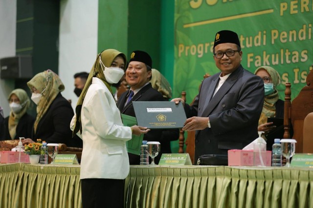 Indonesia Butuh Banyak Apoteker