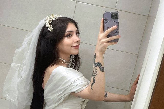 Perempuan Ini Nikah dengan Diri Sendiri, Cerai Setelah 24 Jam. Foto: Twitter/@sofimaure07