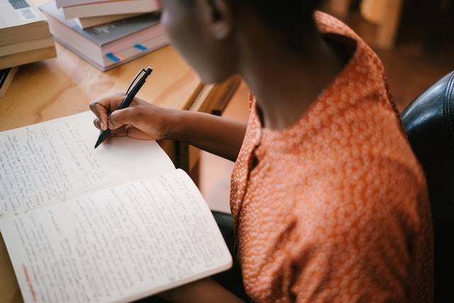 Ilustrasi belajar PKn kelas 8. Foto: Pexels/RF._.studio