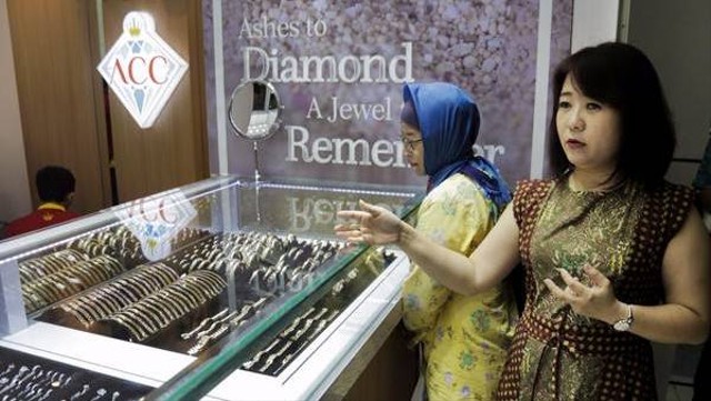 PT Hartadinata Abadi Tbk menggandeng Kundan Care Product LTD ekspor emas ke India. Foto: Hartadinata Abadi
