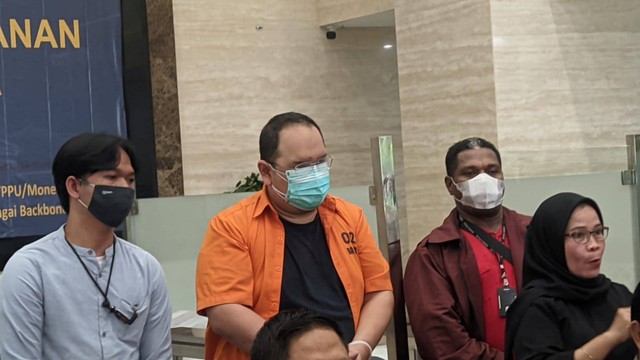 Tersangka kasus KSP Indosurya, Henry Surya di Mabes Polri, Jakarta, Kamis (16/3). Foto: Jonathan Devin/kumparan