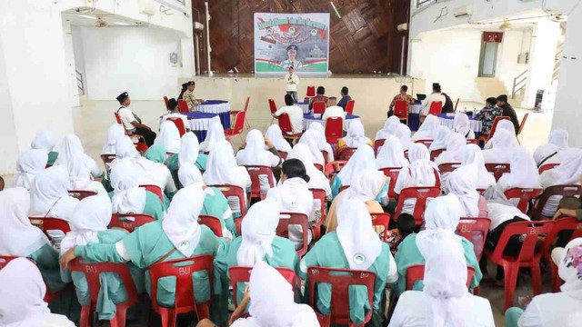 Relawan Santri Dukung Ganjar (SDG) Sumut menggelar kegiatan sunat massal di Aula Gedung Nasional Kota Sibolga, Sumatera Utara pada Kamis (16/3/2023). Foto: Dok. Istimewa