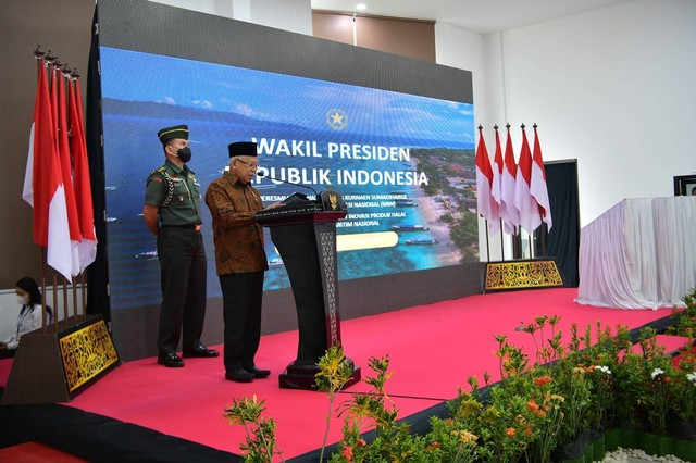 Wakil Presiden Ma'ruf Amin meresmikan Kawasan Sains Kurnaen Sumadiharga BRIN sebagai Fasilitas Riset dan Inovasi Produk Halal Berbasis Maritim Nasional. Foto: BPMI Setwapres