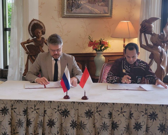 Kantor berita pemerintah Rusia dan UPNVY menandatangani kerja sama. Foto: istimewa