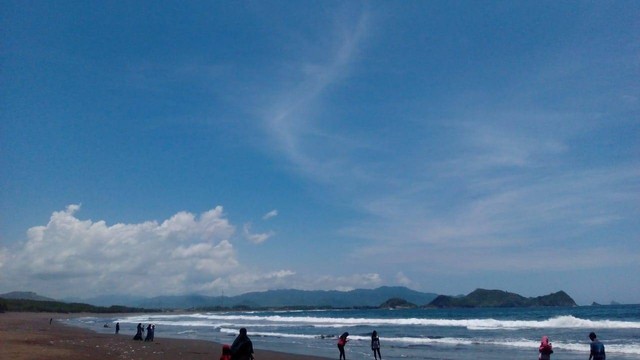 Pemandangan Pantai Watu Ulo, Foto: dkoleksi pribadi