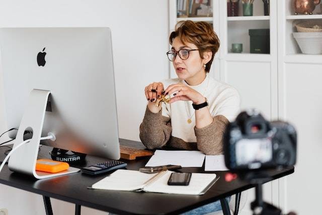 Ilustrasi cara export After Effect. Foto: Karolina Grabowska/pexels