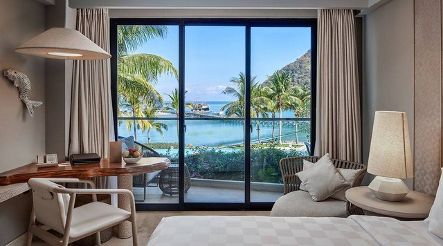 Kamar Deluxe di AYANA Komodo Waecicu Beach. Foto: AYANA
