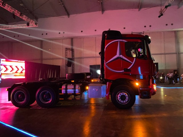 Truk baru Mercedes-Benz Euro 5. Foto: Aditya Pratama Niagara/kumparan