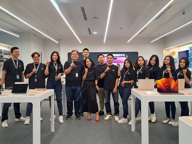 Erajaya meresmikan iBox Apple Premium Partner pertama di Indonesia. Foto: Rian Ramadhan/kumparan