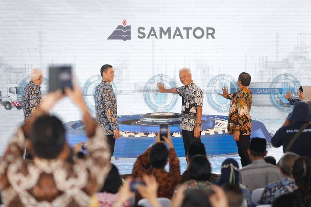 Gubernur Jawa Tengah Ganajr Pranowo saat meresmikan pengembangan pabrik PT Samator Indo Gas ke-56 di Kawasan Industri Terpadu Batang (KITB), pada Jumat (17/3/2023). Foto: Dok. Istimewa