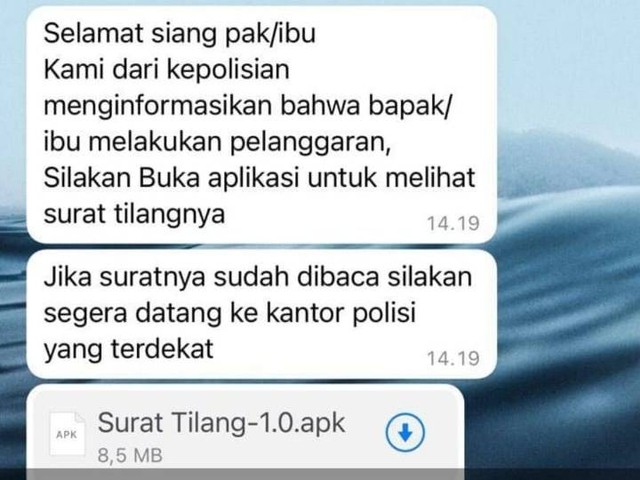 Chat penipuan surat tilang palsu di WhatsApp. Foto: Istimewa