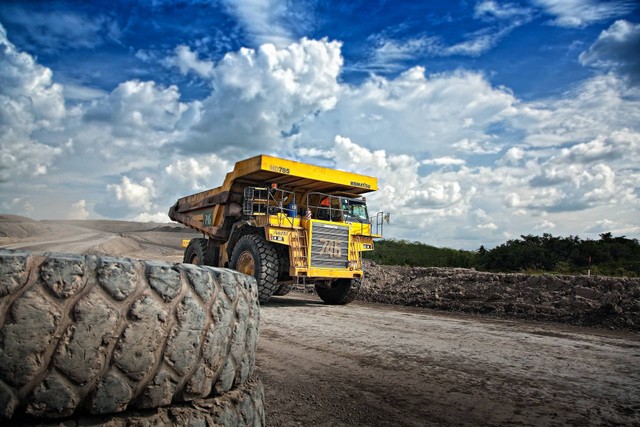 Ilustrasi Sebutkan manfaat mineral tambang dan berikan contohnya! (Foto: Dominik Vanyi  | Unsplash.com).