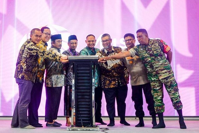 Muslim Life Fair 2023 resmi dibuka dengan ditandai dengan penekanan tombol bersama