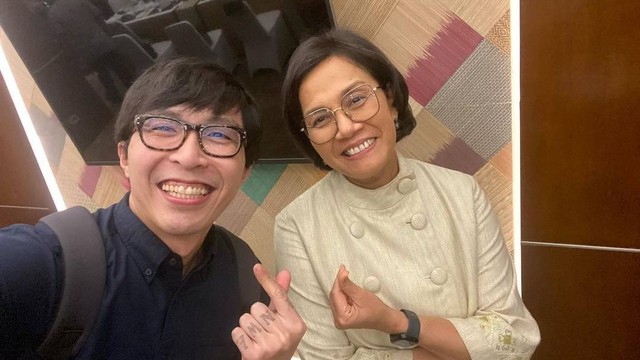 Menkeu Sri Mulyani bertemu para influencers untuk membahas perpajakan terkini, Jumat (17/3) malam. Foto: Instagram/@dr.tirta