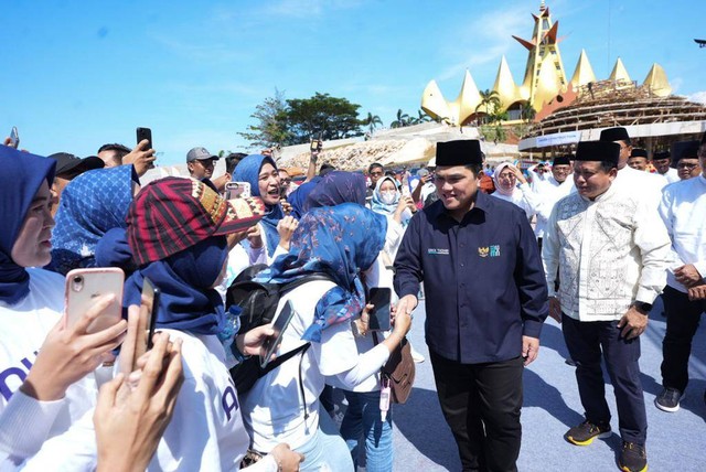 Menteri BUMN Erick Thohir meresmikan Masjid BSI (Bank Syariah Indonesia) Bakauheni di kawasan PT ASDP Indonesia Ferry, Bakauheni Harbour City (BHC), Lampung. Foto: Kementerian BUMN