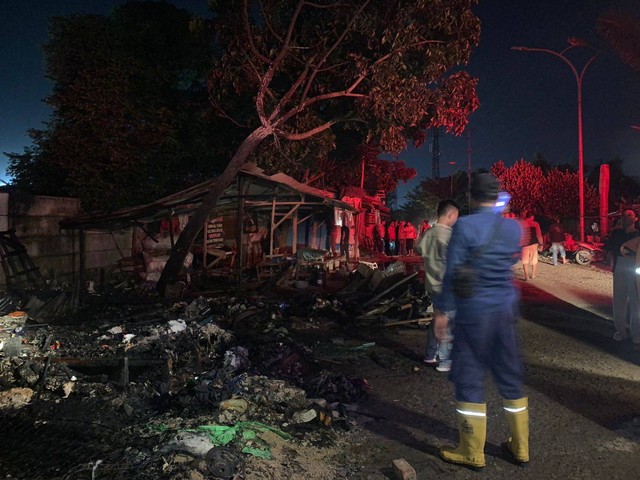 Kebakaran di Jalan Sultan Agung terusan mie Aceh samping Stadion Pkor. | Foto: Sinta Yuliana/Lampung Geh