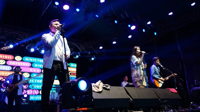 Penampilan HIVI yang memancing antusiaseme ribuan penonton yang memadati Festival Musik Nyayian Riang Gembira di Plaza Glora Sriwijaya Jakabaring Palembang, Minggu (19/3) Foto: abp/Urban Id