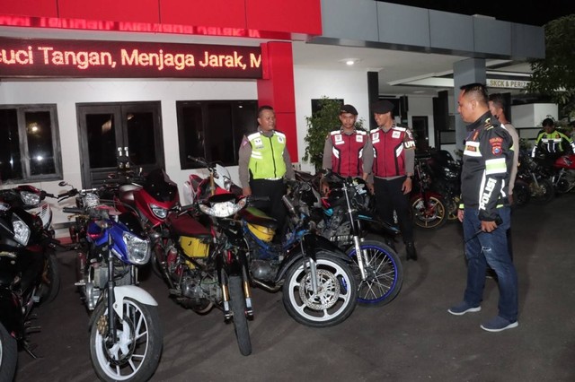 Puluhan Remaja Motor Diamankan ke Mapolres Ponorogo, Ini Kesalahan Mereka