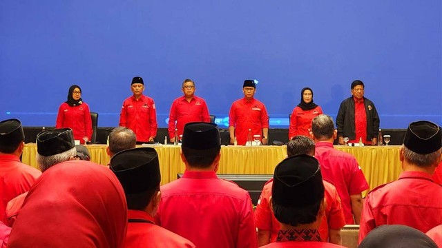 Sekretaris Jenderal PDI Perjuangan (PDIP) Hasto Kristiyanto memimpin dimulainya rapat kerja Teknis (Rakernis) partai di Provinsi Jawa Timur. Foto: PDIP