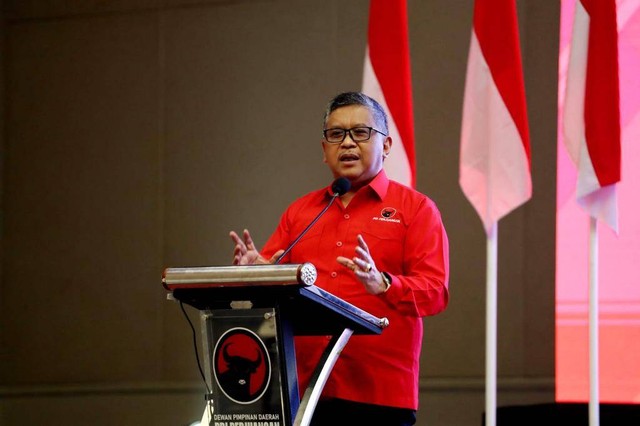 Sekretaris Jenderal PDI Perjuangan (PDIP) Hasto Kristiyanto memimpin dimulainya rapat kerja Teknis (Rakernis) partai di Provinsi Jawa Timur. Foto: PDIP