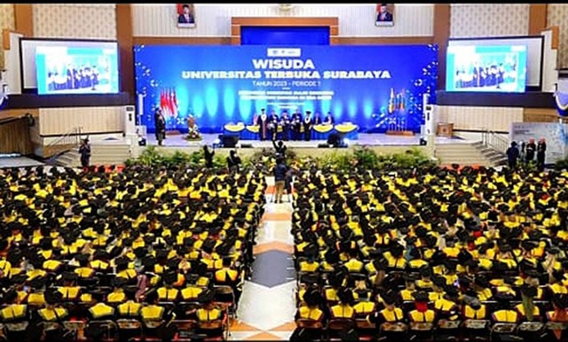 Universitas Terbuka Surabaya Kukuhkan 1835 Wisudawan dari Beberapa Program Studi (42713)