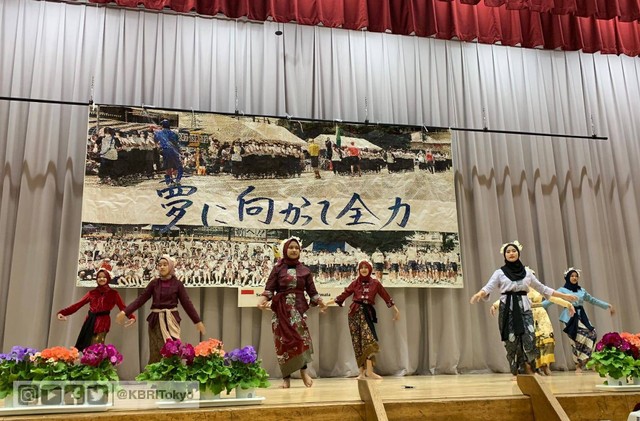 Jaipong Angklung & Kecapi Siswa SMPN 2 Cianjur Sukses Pukau 350 Siswa Jepang