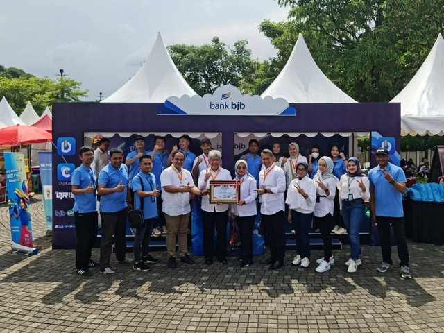 Bank BJB meraih penghargaan sebagai Bank Peduli Perekonomian Masyarakat Desa di Indonesia. Foto: dok. BJB
