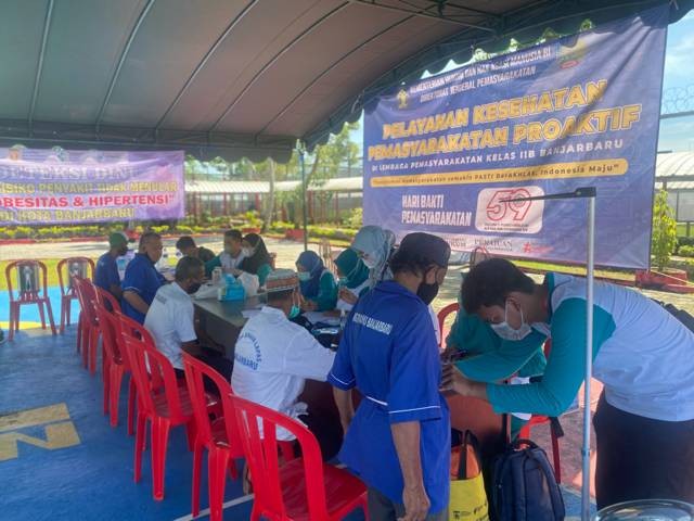 Pelayanan Kesehatan Pemasyarakatan Proaktif dalam rangka HBP Ke-59 yang bertempat di Lapangan Tenis Lapas Banjarbaru