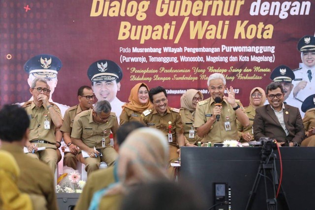 Gubernur Jawa Tengah Ganjar Pranowo saat memimpin Musrenbangwil wilayah Purwomanggung di Aula PT Geo Dipa, Kabupaten Wonosobo pada Senin (20/3). Foto: Dok. Istimewa